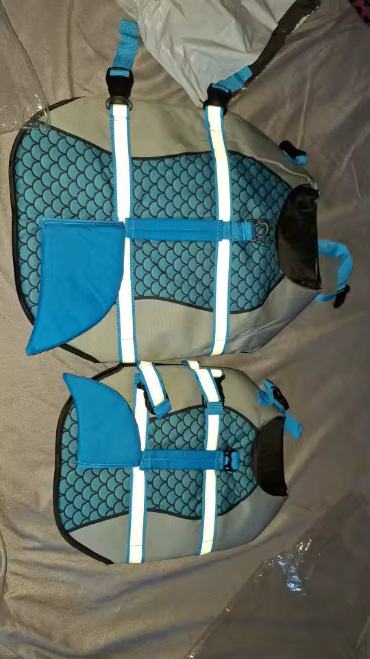 Gilet de sauvetage chien requin